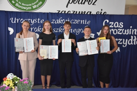 Uroczyste zakończenie roku szkolnego klas VII i VIII i pożegnanie absolwentów....