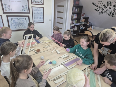 Warsztaty tkackie w czasie ferii